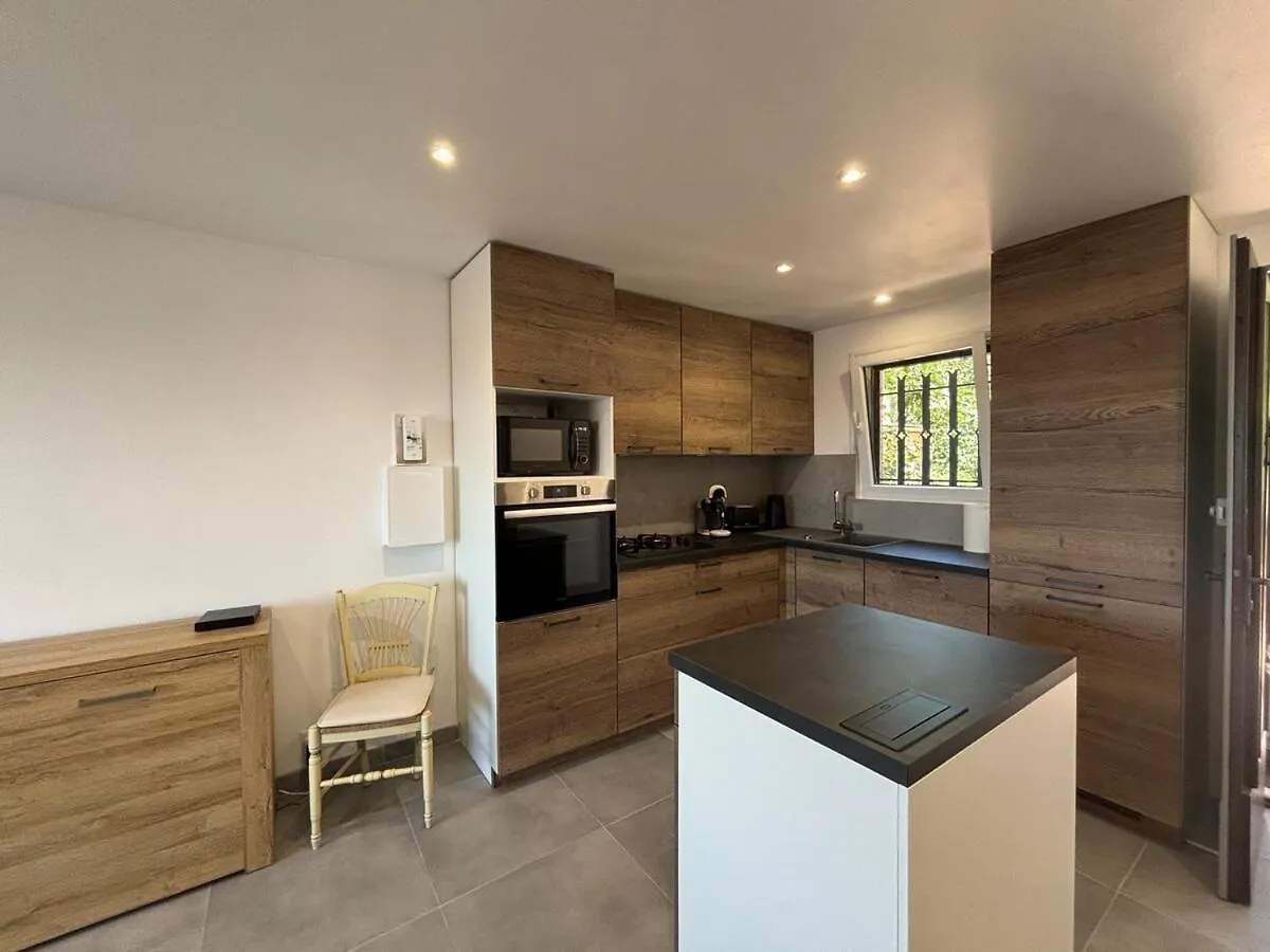 Comfort & Private Garden T2 - Air Conditioning - Wi-Fi - Parking Saint-Raphaël 0*,  Francie