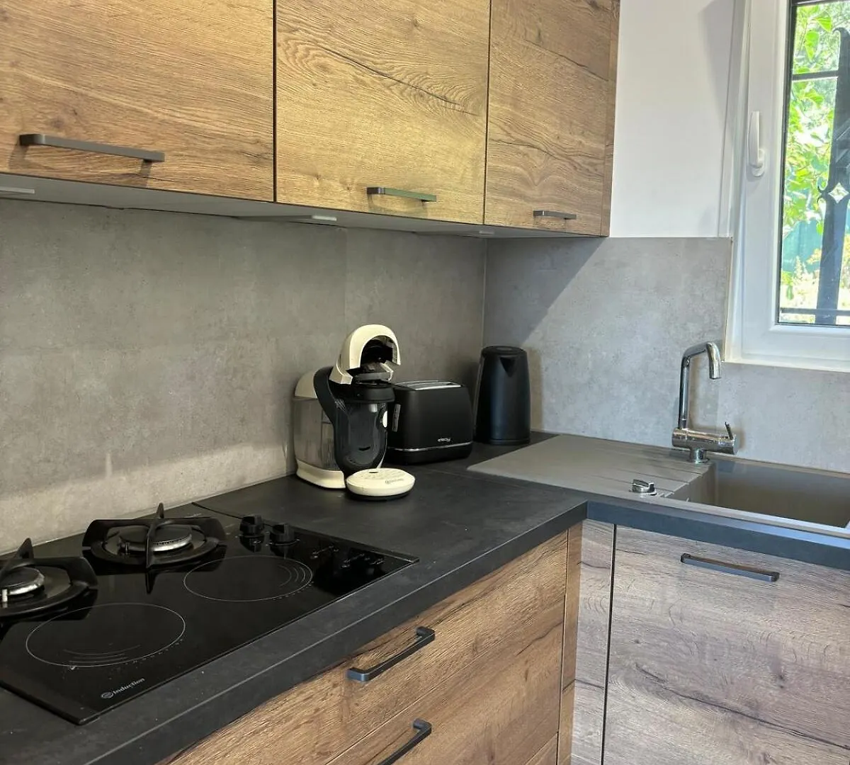 Apartment Comfort & Private Garden T2 - Air Conditioning - Wi-Fi - Parking Saint-Raphael
